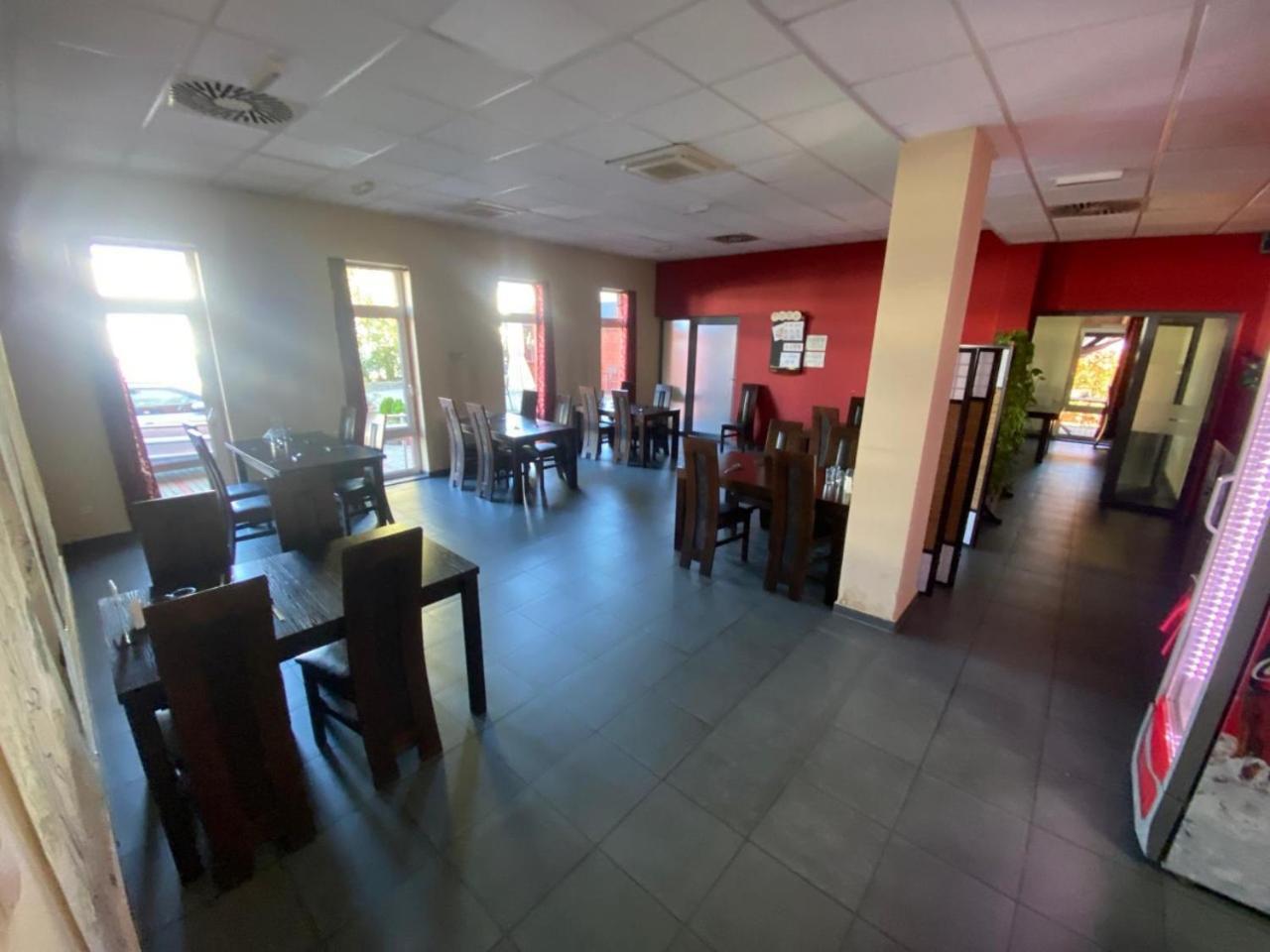 Koi Restaurant And Guest House Zory Ngoại thất bức ảnh